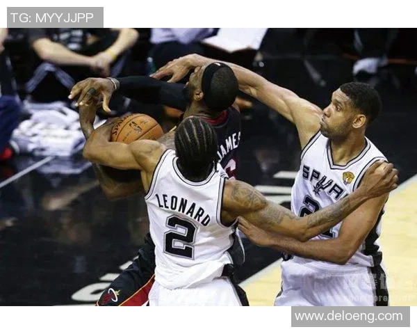 公牛队与马刺的激烈对决谁能在NBA赛场上笑到最后 公牛队与马刺的激烈对决谁能在NBA赛场上笑到最后